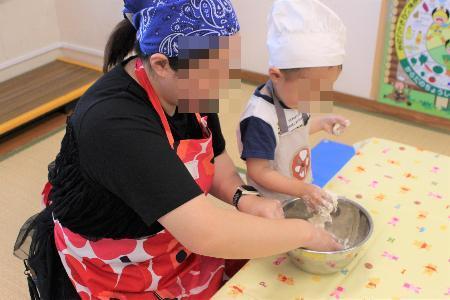 うどんを作る様子
