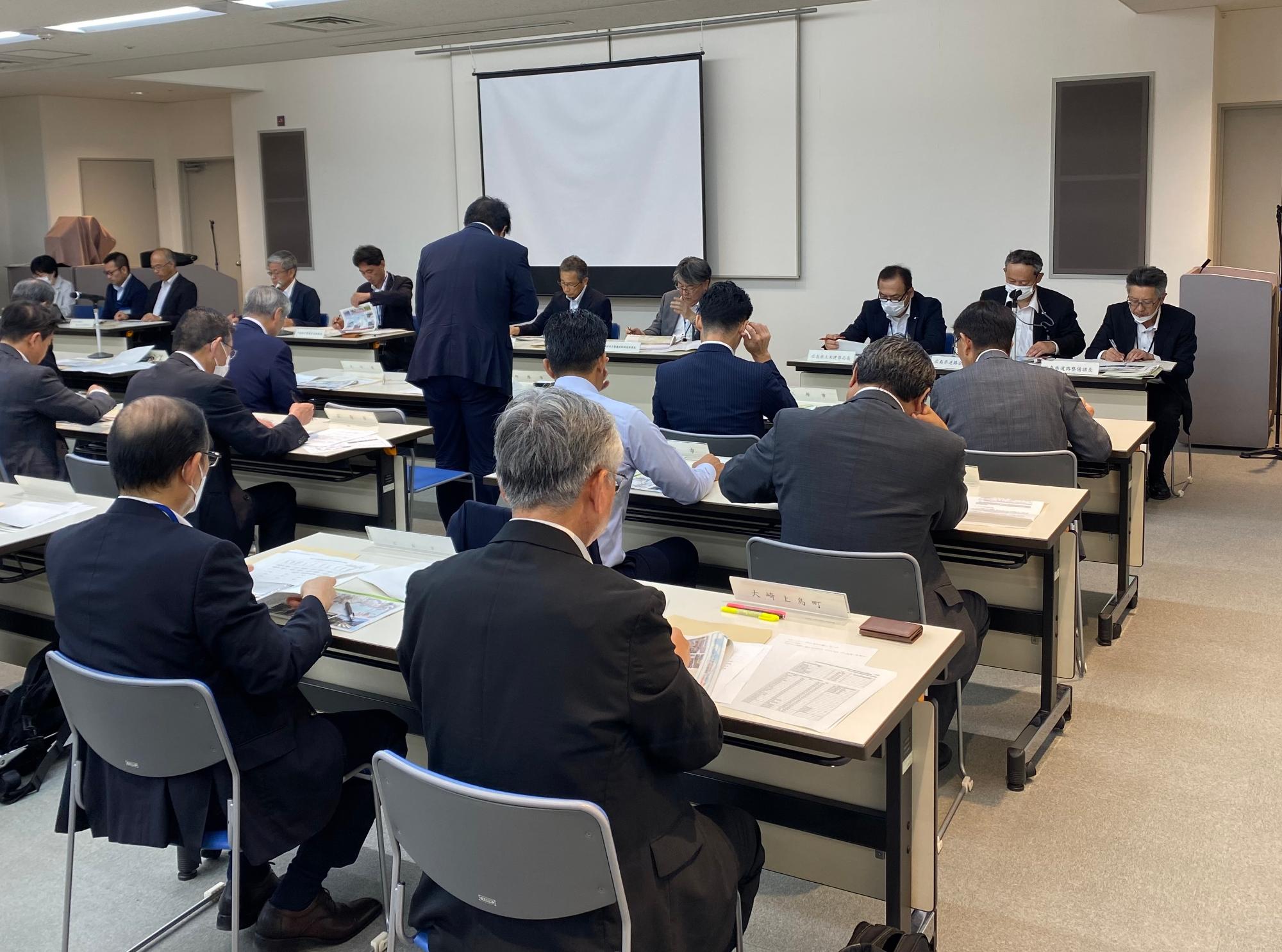 230803_中国地方整備局道路部との意見交換会