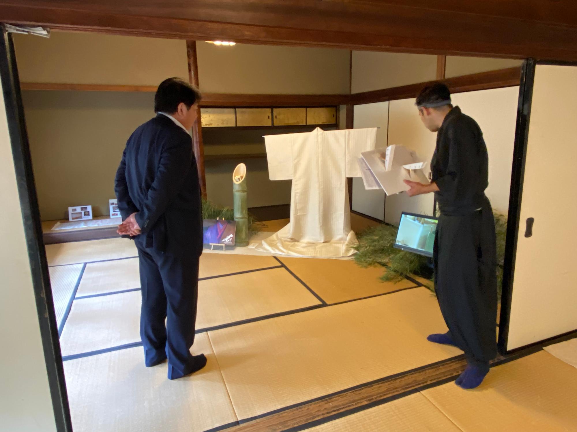 230922_冨田伸明氏衣装展02