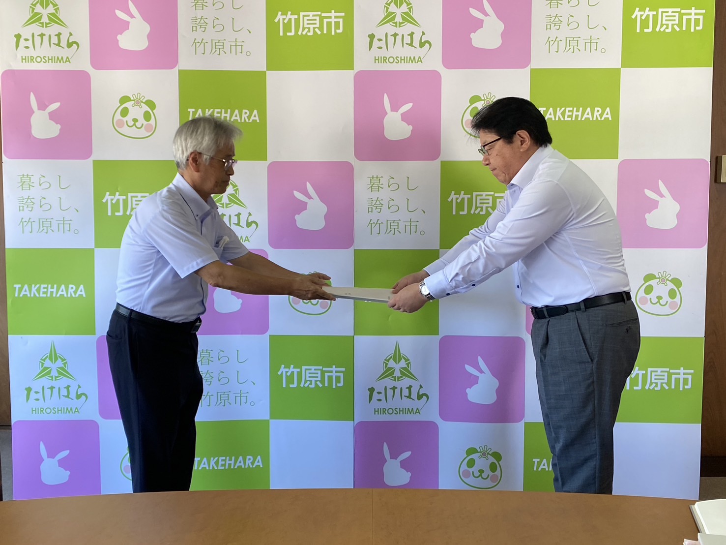 240823_決算審査意見書提出及び講評会
